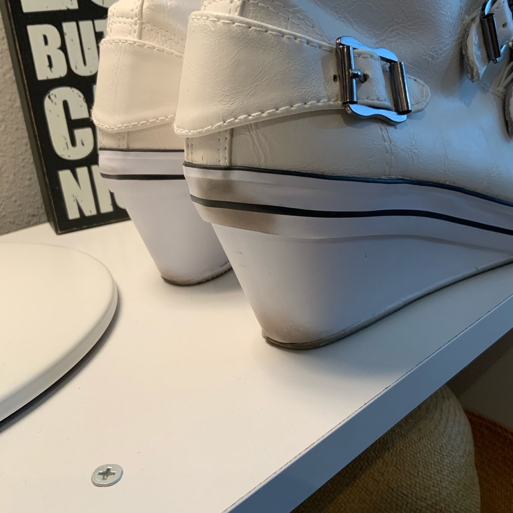 Bucco off white sneaker wedge booties, size 9 - Picture 6 of 6